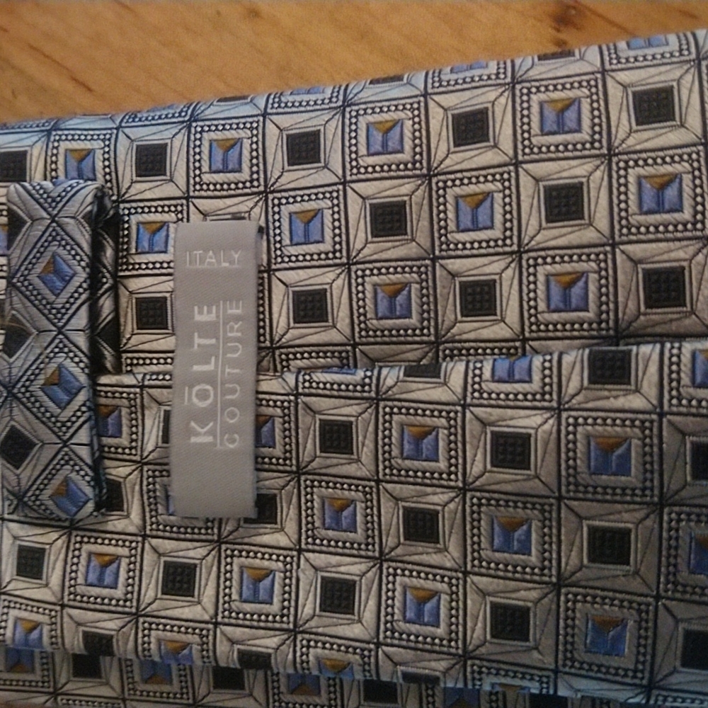 Kolte men's tie.